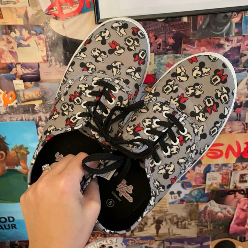 Barely Worn Minnie Mouse Grey Shoe